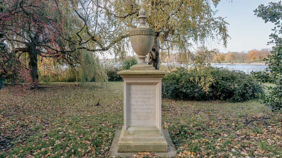 Queen Caroline Memorial à HYDE PARK