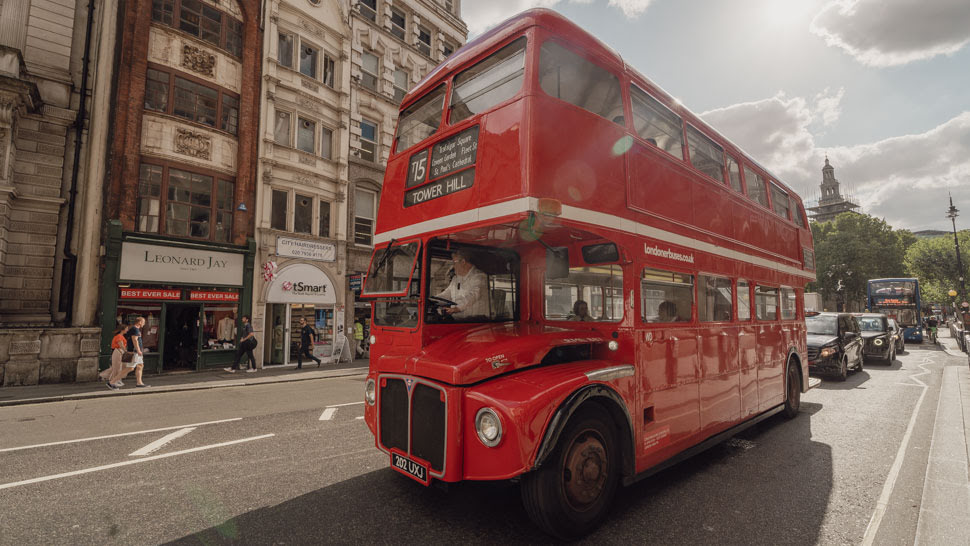 Routemaster ou bus à imperiale ancien