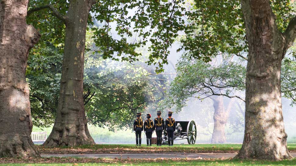 Gun-salute