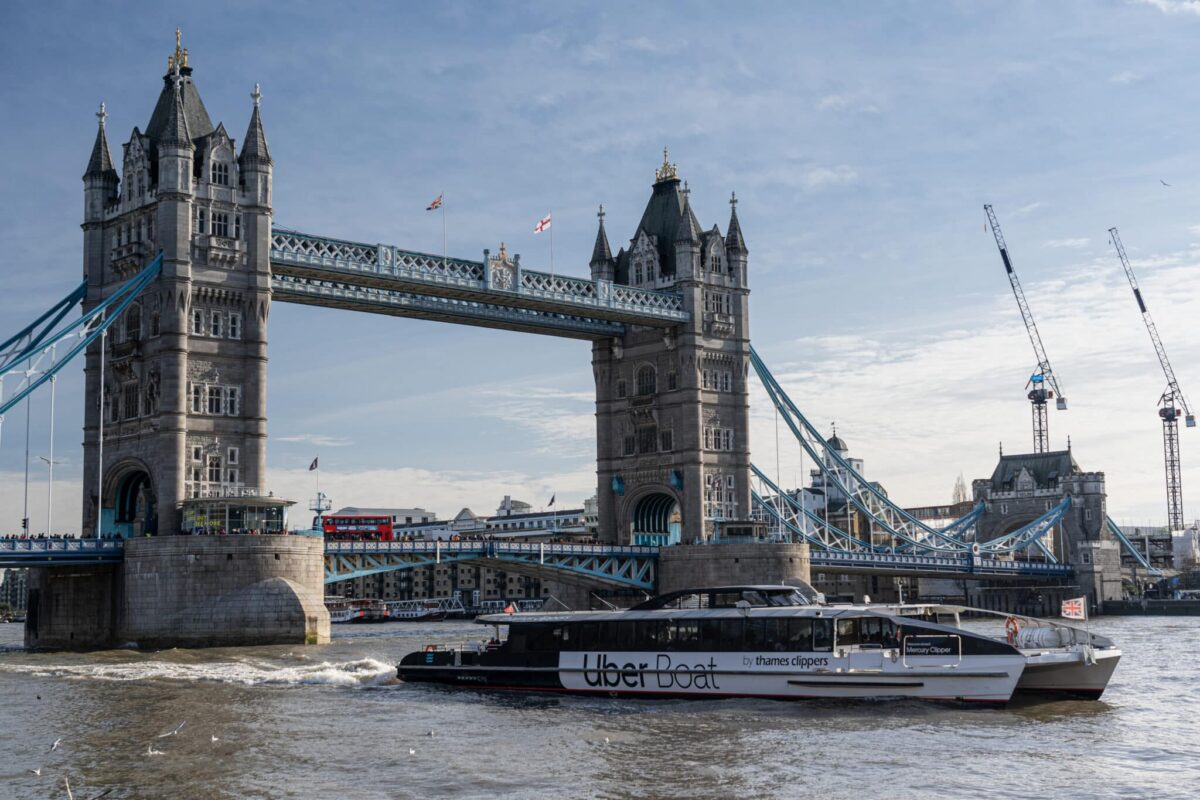 Visiter Londres à bord d’un catamaran Uber Boat