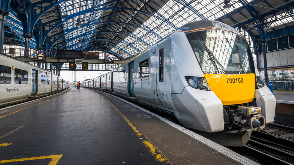 Train Thameslink pour faire son transfert de l'aeroport de Gatwick à Londres