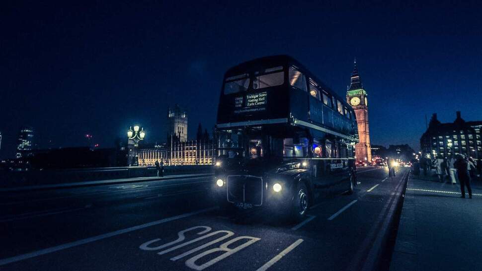 Bus noir routemaster Ghost Bus Tours