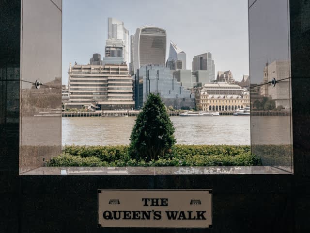 queens-walk-southwark