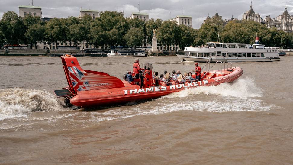 Speed boat sur la Tamise