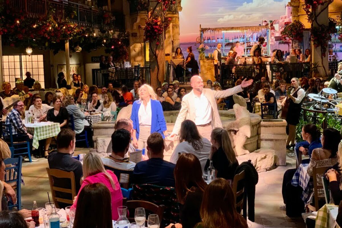 Mamma Mia! The Party : un dîner-spectacle immersif à l’O2 Arena