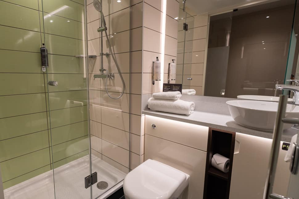 Salle de bain Hub Premier Inn