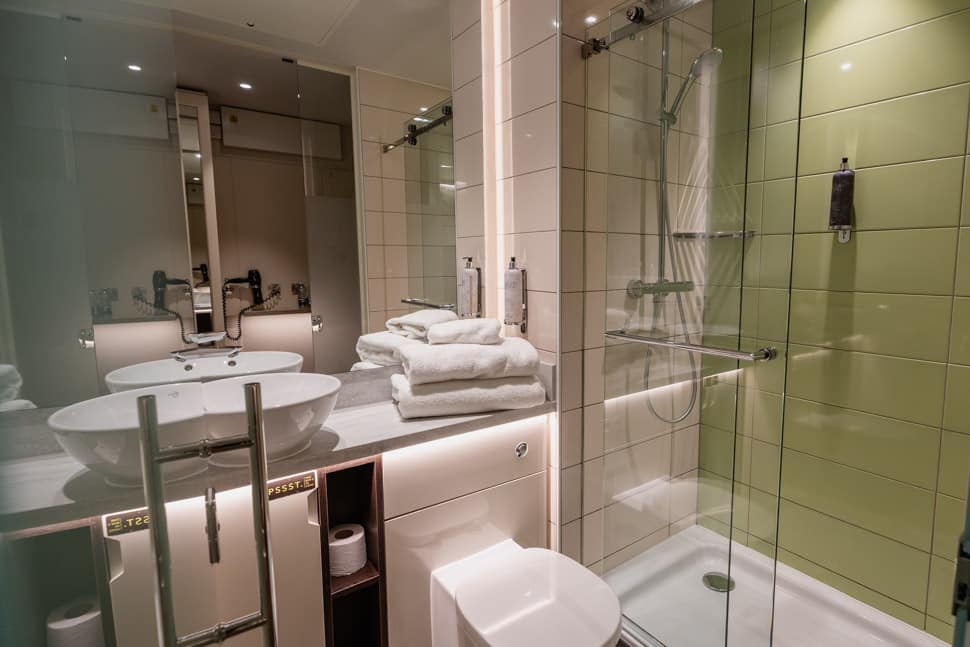 Salle de bain Hub Premier Inn 