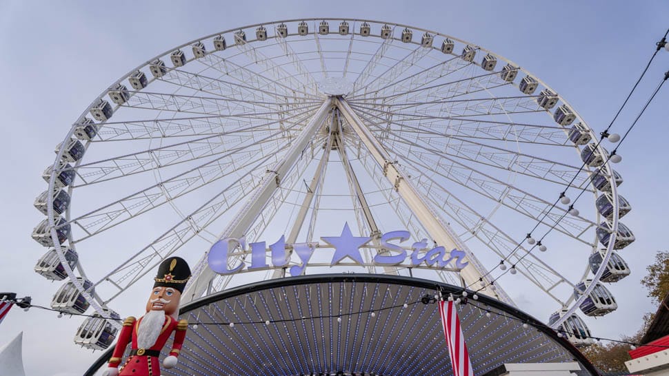 The Giant Wheel la grande roue du marche de noel Winter-wonderland