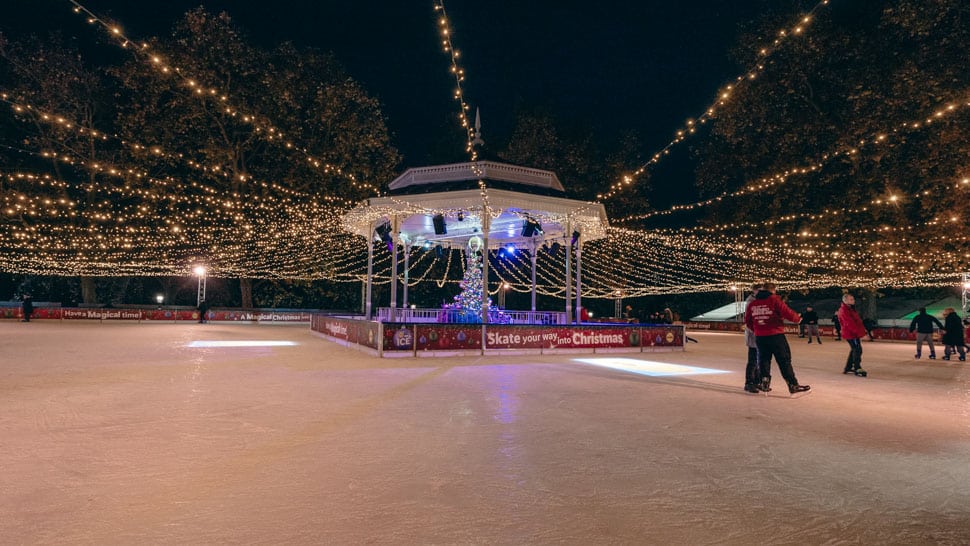 Patinoire marche de noel winter-wonderland