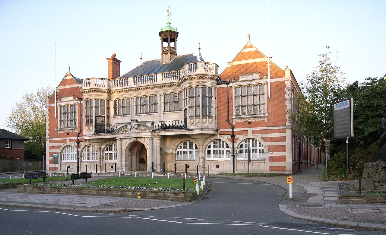 1280px-Hendon_Town_Hall