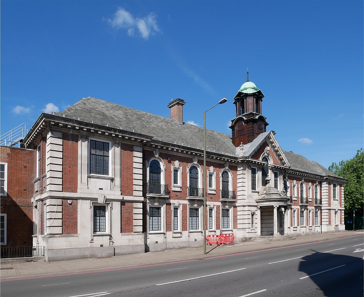 Bromley_Town_Hall_(East_Face_-_01)