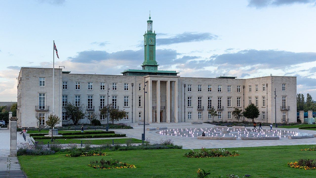 Waltham_Forest_Town_Hall_(1)_-_2022-10-01