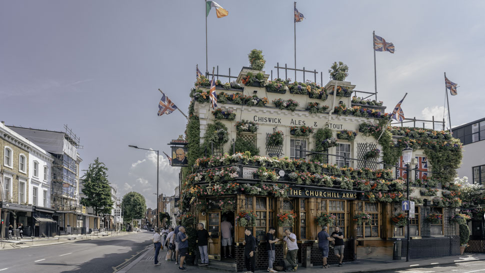 Churchill-Arms pub fleuri à Notting Hill