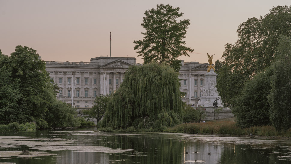 Vue de Buckingham Palace de St James Park